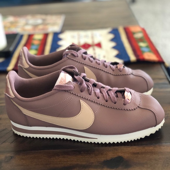 nike cortez mauve